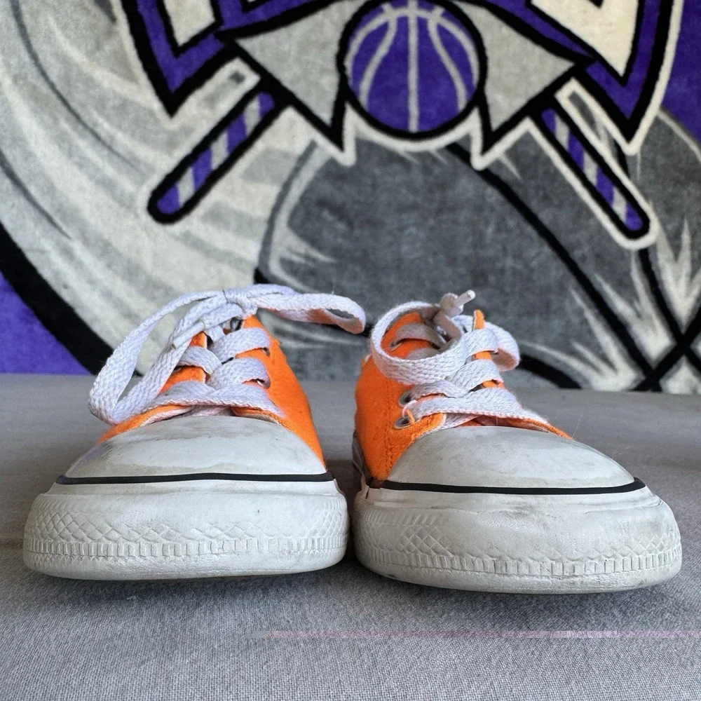 Converse these low